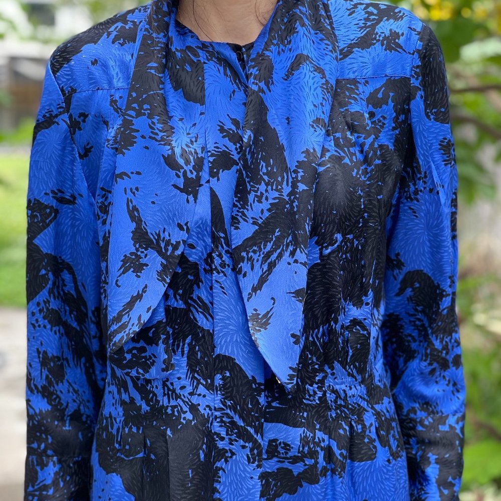 Elegant 100% silk long sleeve dressy blouse size 10
